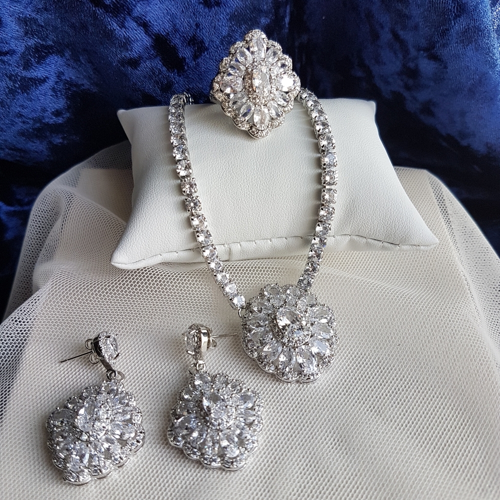 Swarovski Elements 925 Sterling Silver Flower Halo Statement Earrings NEW - Picture 6 of 16